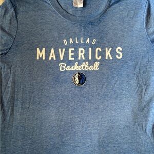 NBA Dallas Mavericks T-shirt. Never worn!